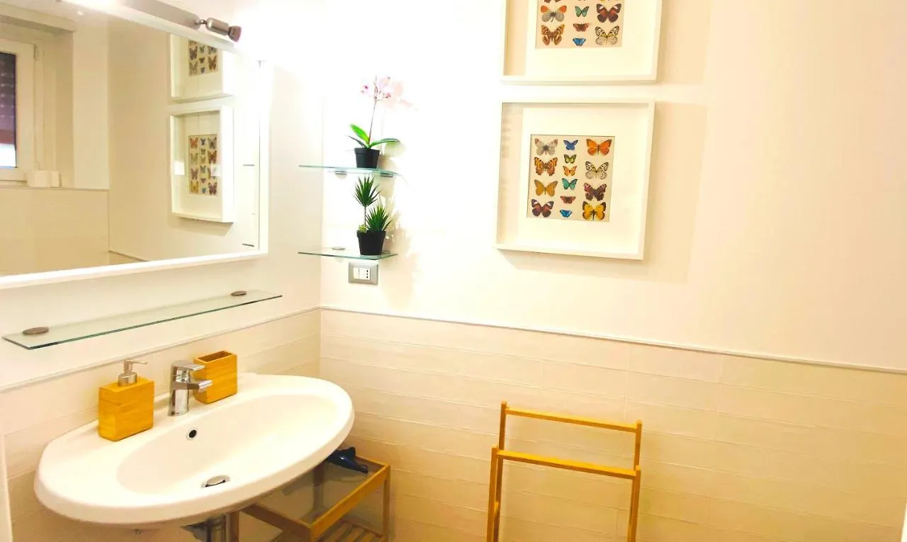 Apartment Butterfly Suite Rome Italy